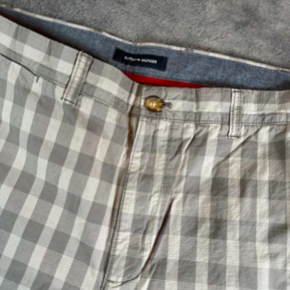Tommy Hilfiger Mens Grey White Gingham Plaid Cotton Chino Shorts Size 40